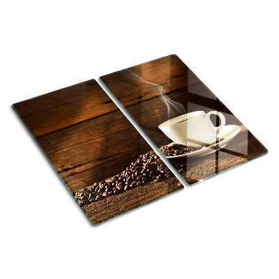 Schneidebrett glas Kaffee und eine Tasse