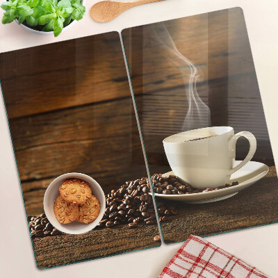 Schneidebrett glas Kaffee und eine Tasse