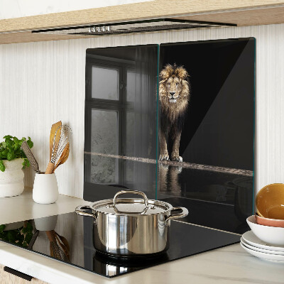 Glasschneidebrett Löwe auf dunklem Hintergrund