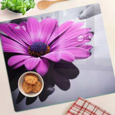 Glasschneidebrett Lila Blume mit Wassertropfen
