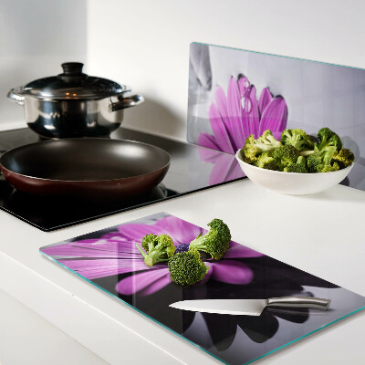 Glasschneidebrett Lila Blume mit Wassertropfen