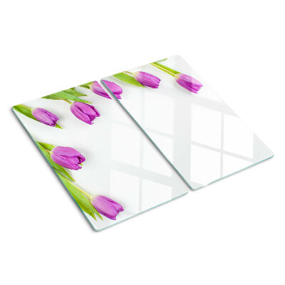Schneidebrett glas Tulpen auf weißem Hintergrund