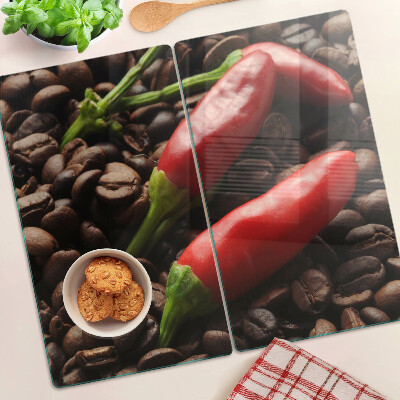 Schneidebrett glas Kaffee und Chilischoten