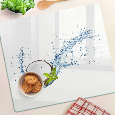 Glasschneidebrett Kokosnuss mit Wasser und Minze