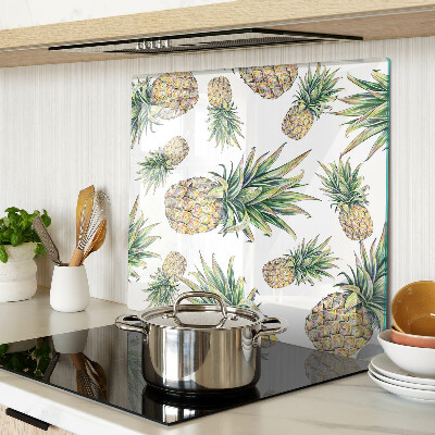 Schneidebrett glas Ananas auf weißem Hintergrund