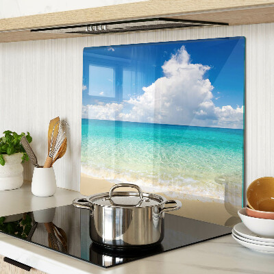 Schneidebrett glas Strand mit türkisfarbenem Wasser und Wolken