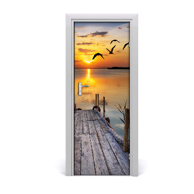 Selbstklebendes wandbild an der wand Holzsteg