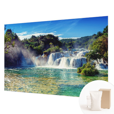 Fototapete fürs Wohnzimmer mit einer Wasserfalllandschaft