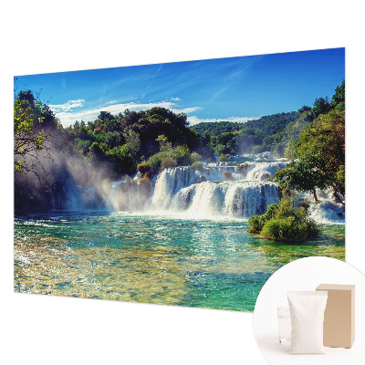Fototapete fürs Wohnzimmer mit einer Wasserfalllandschaft