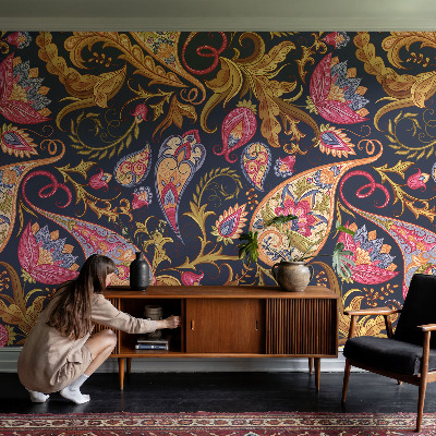 Vliestapete fürs Schlafzimmer mit buntem Paisley‑Motiv