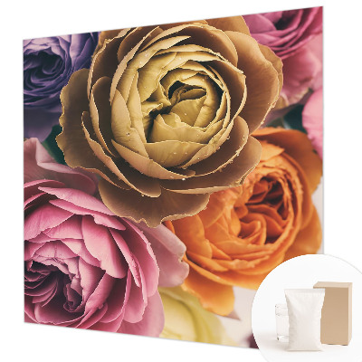 Vliestapete fürs Wohnzimmer mit bunten Rosen