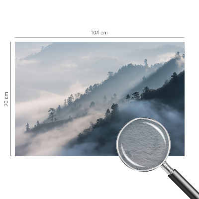 Bedruckte Vlies-Fototapete mit einer nebligen Landschaft als Motiv