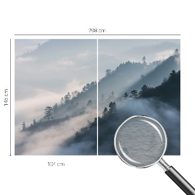 Bedruckte Vlies-Fototapete mit einer nebligen Landschaft als Motiv