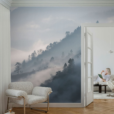 Bedruckte Vlies-Fototapete mit einer nebligen Landschaft als Motiv