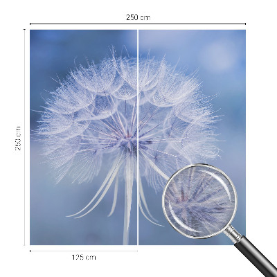 Wandtapete mit blauem Dessin