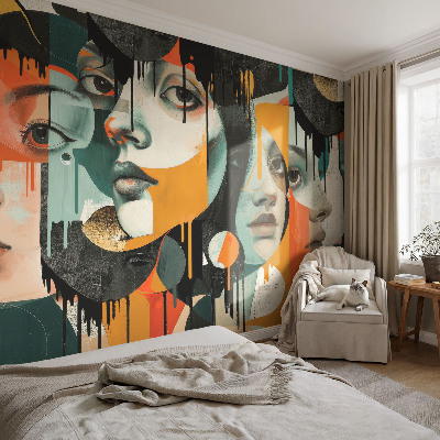 Vlies-Fototapete fürs Wohnzimmer mit bunten Gesichtern als dekorativer Wandbelag