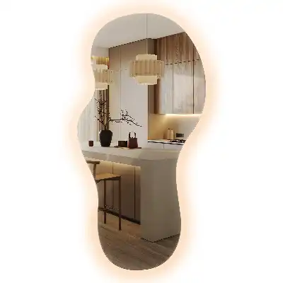 Organischer Wandspiegel mit Beleuchtung modernes Design