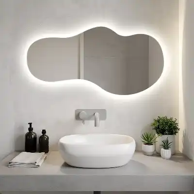 Organischer Wandspiegel mit Beleuchtung modernes Design