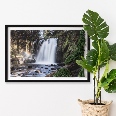 Stylegreen moosbild Wasserfall von Bäumen umgeben