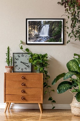 Stylegreen moosbild Wasserfall von Bäumen umgeben