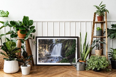 Stylegreen moosbild Wasserfall von Bäumen umgeben