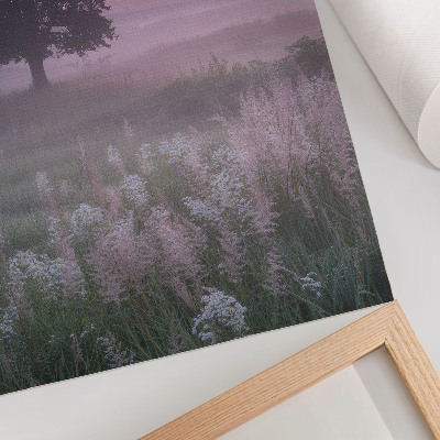 Poster Einsamer Baum im Nebel, pastellfarbener Himmel