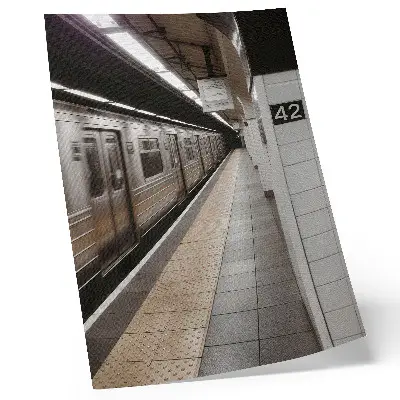 Poster moderner U-Bahnsteig mit dynamischem architektonischem Raum