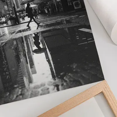 Poster moderne Stadtgrafik in Schwarz-Weiß mit Regeneffekt