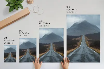 Kunstdruck auf Leinwand bewölkte Berge mit holpriger Straße in friedlicher Atmosphäre