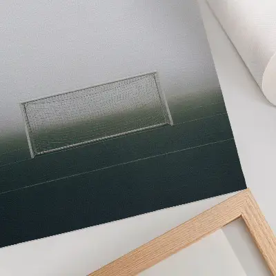 Wandposter Tor auf dem Spielfeld in einer minimalistischen Szene mit Nebel und Ruhe