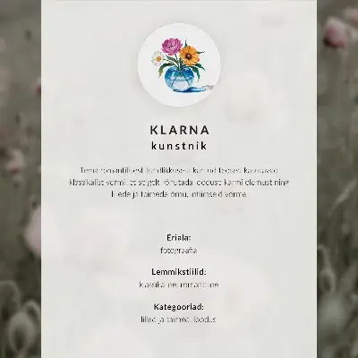 Poster mit pastellfarbenen Mohnblumen in romantischer Atmosphäre mit zarten Blüten