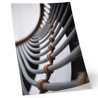 Kunstdruck auf Leinwand mit Motiv Rohrbögen und Metallkonstruktion für die Raumgestaltung