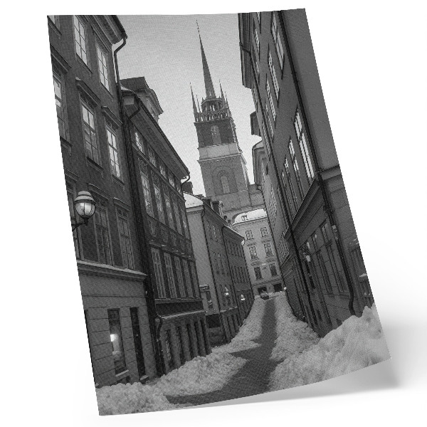 Poster Eine enge Straße mit der Kathedrale im Hintergrund