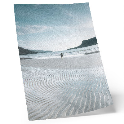 Wandposter Ein Strand am Morgen mit Wellen und feinem Sand