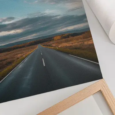 Kunstdruck auf Leinwand eine herbstliche Landschaft mit einer Straße unter blauem Himmel
