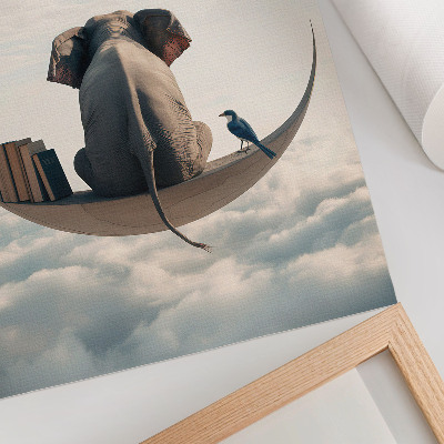 Wandposter Ein Elefant auf einer Mondsichel, Bücher in den Wolken
