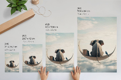 Wandposter Ein Elefant auf einer Mondsichel, Bücher in den Wolken