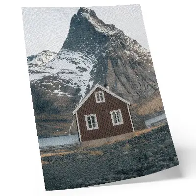 Kunstdruck auf Leinwand Berglandschaft mit Holzhaus und schneebedeckten Gipfeln