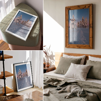 Wandposter Winterlandschaft mit schneebedeckten Bäumen und dem Mond