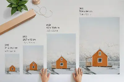 Kunstdruck auf Leinwand orangefarbenes Haus vor schneebedeckten Bergen im minimalistischen Stil