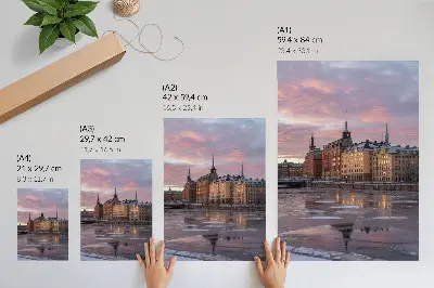 Poster Stadtpanorama bei Sonnenuntergang mit Eisfragmenten