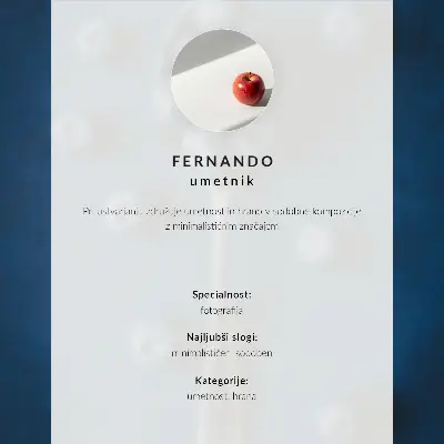 Leinwand Kunstdruck Blaubeeren auf einem Löffel vor blauem Hintergrund im eleganten Stil
