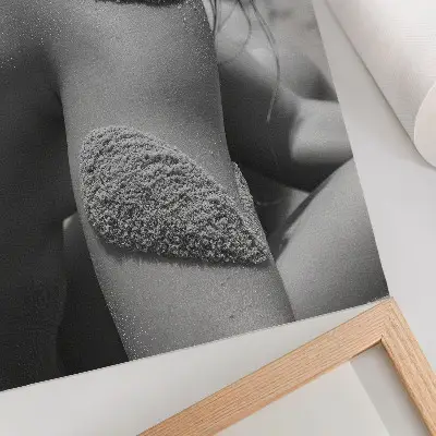 Kunstdruck auf Leinwand Mann mit Sandstruktur in einer harmonischen Nahaufnahme in der Natur
