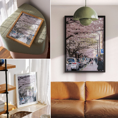 Kunstdruck leinwand Eine Straße mit Kirschblüten und geparkten Autos