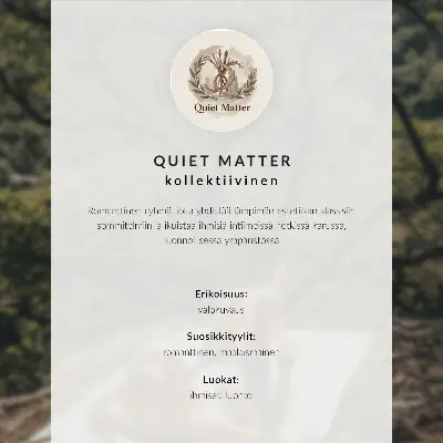 Wandposter Entspannung auf einem Felsen inmitten grüner Bäume in der Natur