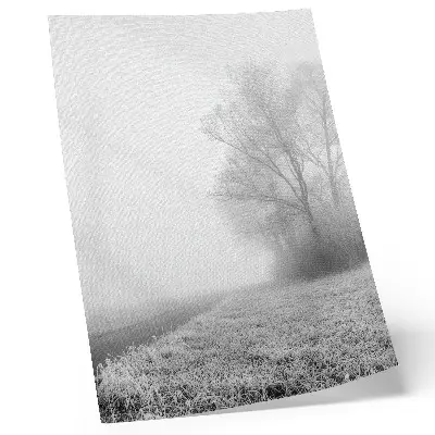 Kunstdruck auf Leinwand mit sanftem Nebel in einer friedlichen winterlichen Waldlandschaft