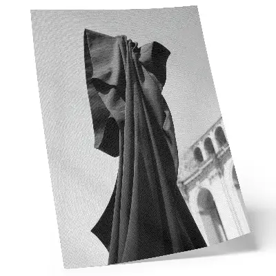 Wandposter mit minimalistischer Stoffarchitektur