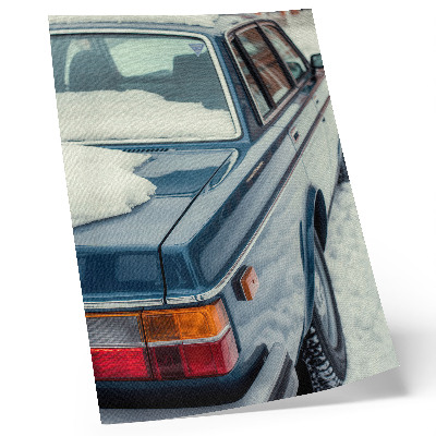 Poster Retro-Auto vor schneeblauem und weißem Hintergrund