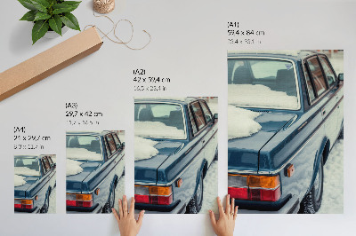 Poster Retro-Auto vor schneeblauem und weißem Hintergrund