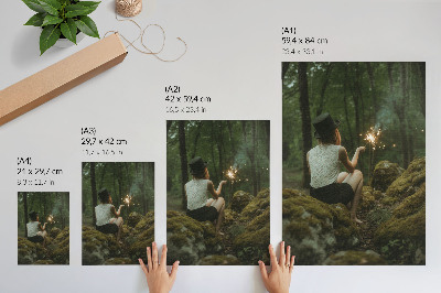 Wandposter Geheimnisvolle Waldlandschaft mit einem Hauch von Abenteuer